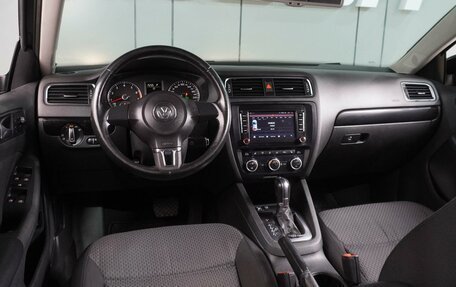 Volkswagen Jetta VI, 2012 год, 999 000 рублей, 6 фотография