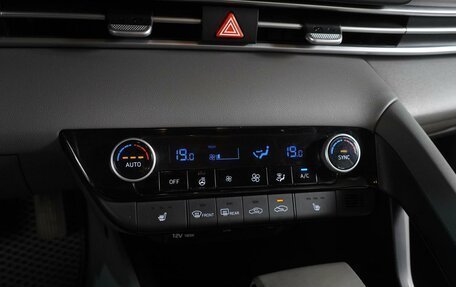 Hyundai Elantra, 2021 год, 1 999 000 рублей, 12 фотография