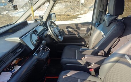 Honda Stepwgn IV, 2015 год, 1 900 000 рублей, 15 фотография