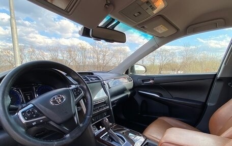 Toyota Camry, 2017 год, 2 490 000 рублей, 10 фотография