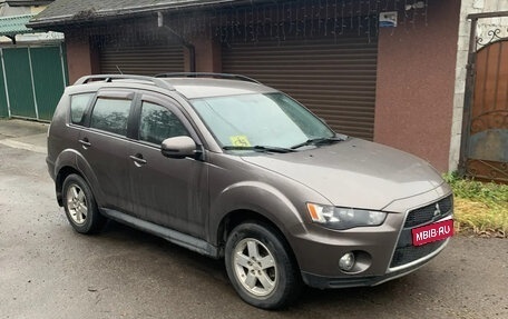 Mitsubishi Outlander III рестайлинг 3, 2012 год, 980 000 рублей, 1 фотография