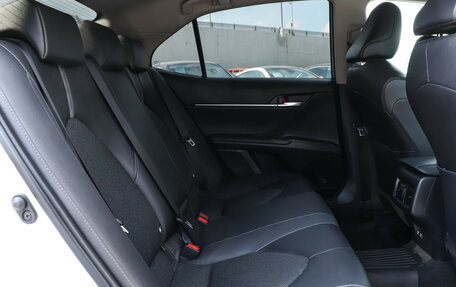 Toyota Camry, 2022 год, 3 689 000 рублей, 10 фотография