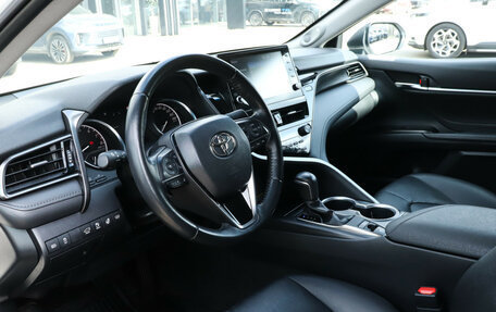 Toyota Camry, 2022 год, 3 689 000 рублей, 13 фотография