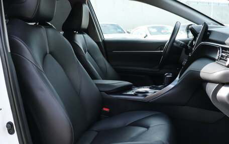 Toyota Camry, 2022 год, 3 689 000 рублей, 14 фотография