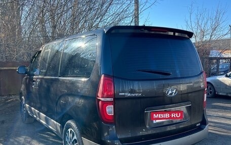 Hyundai Grand Starex Grand Starex I рестайлинг 2, 2019 год, 3 500 000 рублей, 9 фотография