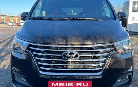 Hyundai Grand Starex Grand Starex I рестайлинг 2, 2019 год, 3 500 000 рублей, 5 фотография