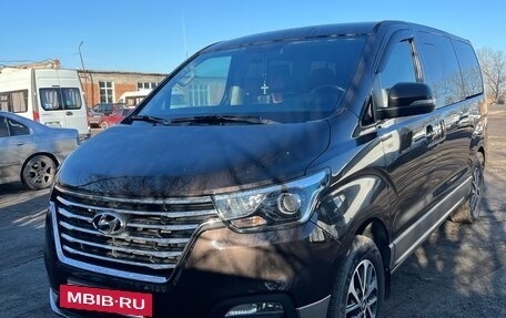 Hyundai Grand Starex Grand Starex I рестайлинг 2, 2019 год, 3 500 000 рублей, 6 фотография