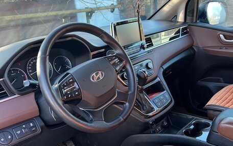 Hyundai Grand Starex Grand Starex I рестайлинг 2, 2019 год, 3 500 000 рублей, 15 фотография