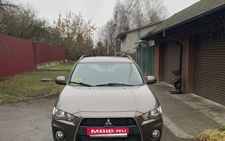 Mitsubishi Outlander III рестайлинг 3, 2012 год, 980 000 рублей, 2 фотография