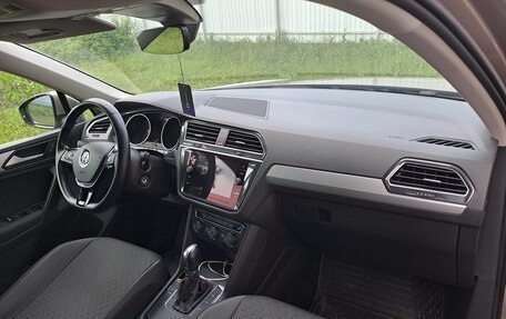 Volkswagen Tiguan II, 2019 год, 2 350 000 рублей, 4 фотография