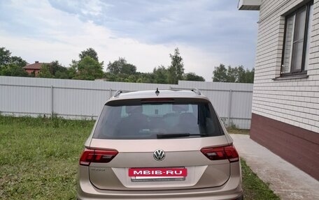 Volkswagen Tiguan II, 2019 год, 2 350 000 рублей, 2 фотография