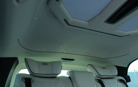 Mercedes-Benz V-Класс, 2024 год, 10 995 000 рублей, 21 фотография