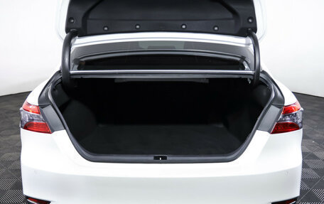 Toyota Camry, 2020 год, 3 340 000 рублей, 10 фотография