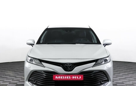 Toyota Camry, 2020 год, 3 340 000 рублей, 2 фотография