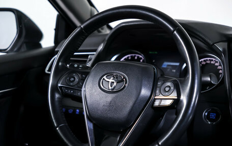 Toyota Camry, 2020 год, 3 340 000 рублей, 16 фотография