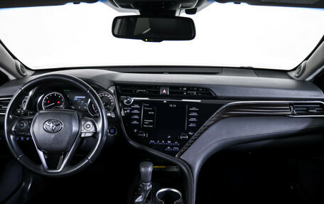 Toyota Camry, 2020 год, 3 340 000 рублей, 14 фотография