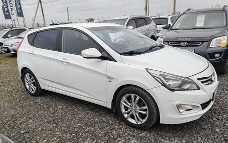 Hyundai Solaris II рестайлинг, 2015 год, 1 090 000 рублей, 1 фотография
