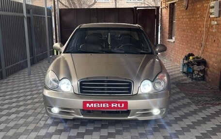 Hyundai Sonata IV рестайлинг, 2004 год, 490 000 рублей, 1 фотография