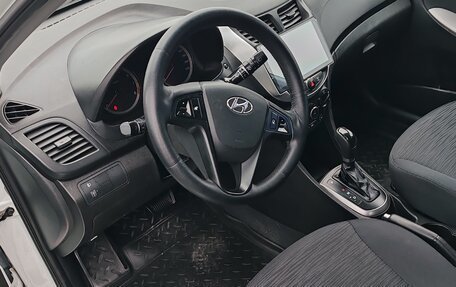 Hyundai Solaris II рестайлинг, 2015 год, 1 090 000 рублей, 10 фотография