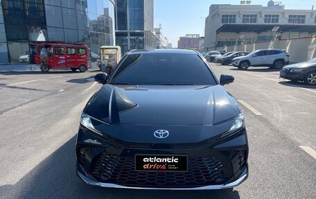 Toyota Camry, 2025 год, 3 990 000 рублей, 2 фотография