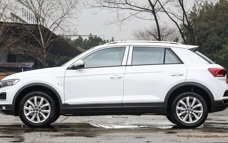 Volkswagen T-Roc I, 2023 год, 2 290 000 рублей, 4 фотография