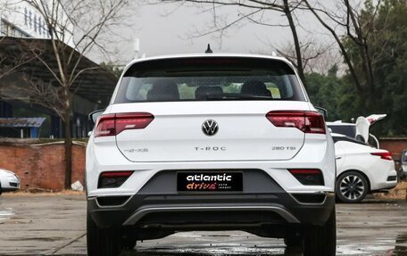 Volkswagen T-Roc I, 2023 год, 2 290 000 рублей, 6 фотография