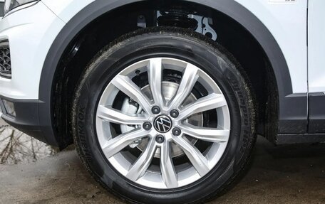 Volkswagen T-Roc I, 2023 год, 2 290 000 рублей, 9 фотография