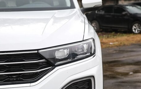 Volkswagen T-Roc I, 2023 год, 2 290 000 рублей, 10 фотография