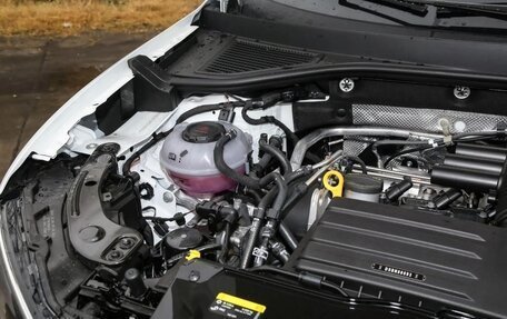 Volkswagen T-Roc I, 2023 год, 2 290 000 рублей, 13 фотография