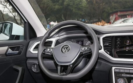 Volkswagen T-Roc I, 2023 год, 2 290 000 рублей, 16 фотография