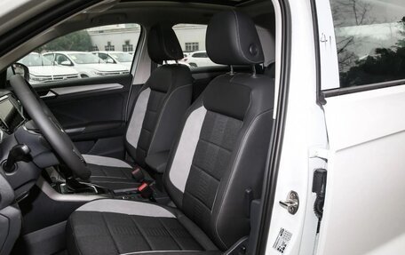 Volkswagen T-Roc I, 2023 год, 2 290 000 рублей, 21 фотография