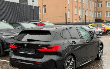 BMW 1 серия, 2022 год, 2 640 000 рублей, 4 фотография