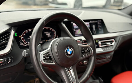 BMW 1 серия, 2022 год, 2 640 000 рублей, 9 фотография