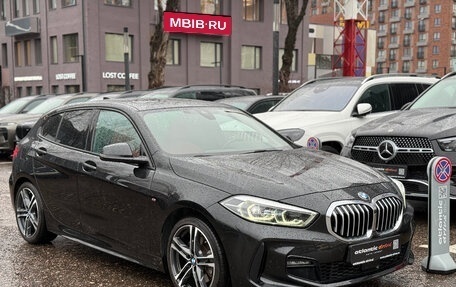 BMW 1 серия, 2022 год, 2 640 000 рублей, 3 фотография
