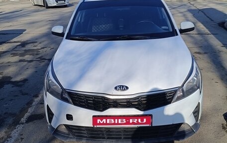 KIA Rio IV, 2021 год, 900 000 рублей, 1 фотография