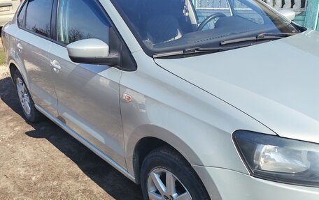 Volkswagen Polo VI (EU Market), 2011 год, 650 000 рублей, 2 фотография