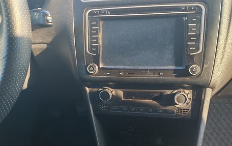 Volkswagen Polo VI (EU Market), 2011 год, 650 000 рублей, 14 фотография