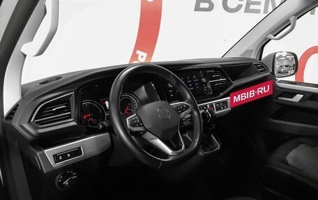 Volkswagen Multivan T6 рестайлинг, 2022 год, 9 400 000 рублей, 7 фотография