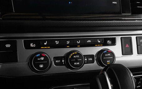 Volkswagen Multivan T6 рестайлинг, 2022 год, 9 400 000 рублей, 17 фотография