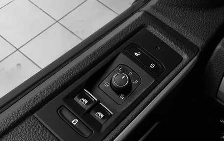 Volkswagen Multivan T6 рестайлинг, 2022 год, 9 400 000 рублей, 21 фотография