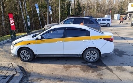 KIA Rio IV, 2021 год, 900 000 рублей, 4 фотография