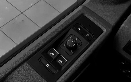 Volkswagen Caravelle T6 рестайлинг, 2022 год, 6 998 000 рублей, 19 фотография