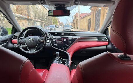 Toyota Camry, 2019 год, 1 840 000 рублей, 6 фотография