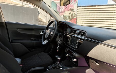 KIA Rio IV, 2020 год, 1 565 000 рублей, 6 фотография