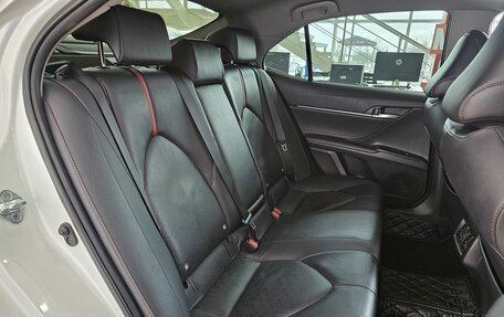 Toyota Camry, 2021 год, 3 389 000 рублей, 18 фотография