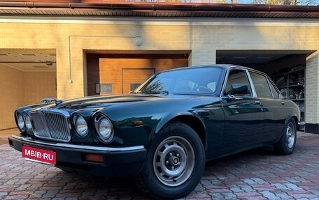 Jaguar XJ III (X350), 1973 год, 4 000 000 рублей, 1 фотография