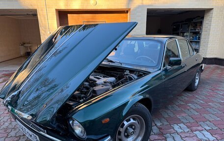 Jaguar XJ III (X350), 1973 год, 4 000 000 рублей, 29 фотография