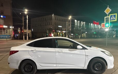 Hyundai Solaris II рестайлинг, 2013 год, 390 000 рублей, 2 фотография