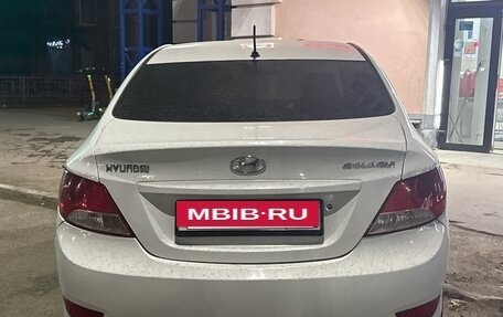 Hyundai Solaris II рестайлинг, 2013 год, 390 000 рублей, 3 фотография