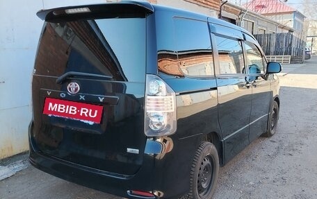 Toyota Voxy II, 2009 год, 1 150 000 рублей, 3 фотография
